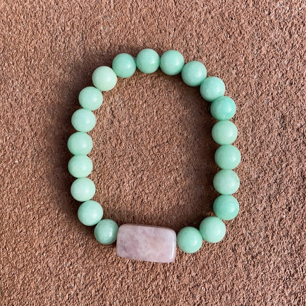 📣🆓gift with purchase!!! Healing Crystal Bracelet 💎